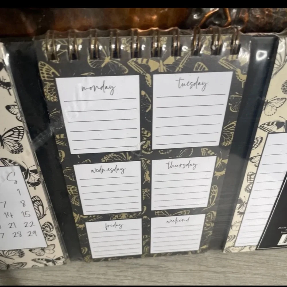 Lady Jayne Flip Calendar Notepad with Stand